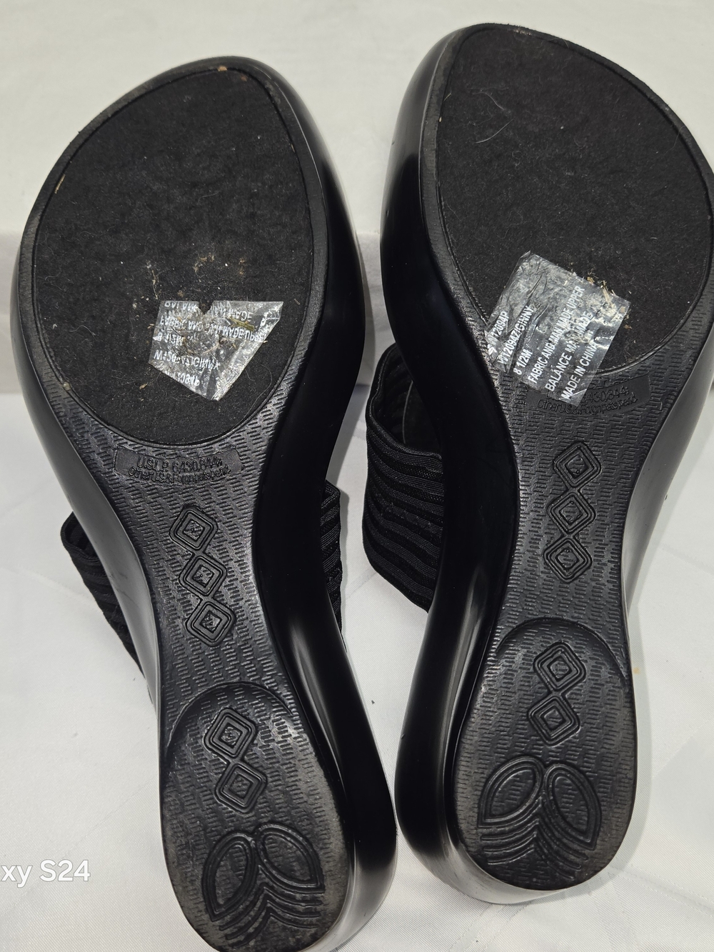 Black Wedge Thong Sandals with Decorative Accent - Women's - Picture 8 of 12
